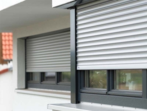 tapparelle blindate alluminio Persiane blindate in alluminio maxima plus in vendita a milano con doghe verticali o orizzontali, ad una, due, tre e quattro ante, ad arco a tutto sesto o ad arco ribassato. tapparelle blindate alluminio Persiane blindate in alluminio maxima plus in vendita a milano con doghe verticali o orizzontali, ad una, due, tre e quattro ante, ad arco a tutto sesto o ad arco ribassato.